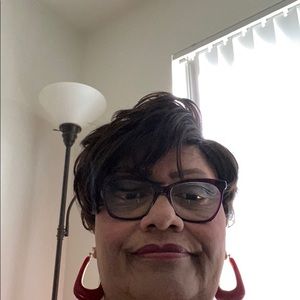 Meet your Posher, Tanya